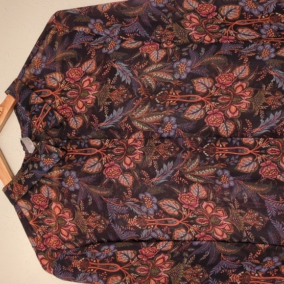 Ecru silk button down elegant blouse floral print - Picture 2 of 10